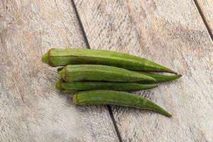 naturlig organisk rå grön okra foto