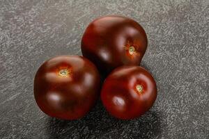 organisk naturlig saftig kumato tomat foto