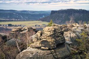 se från pfaffenstein i svart och vit. skogar, berg, väldighet, panorama foto