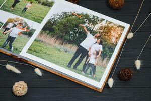 premie Foto bok, stor storlek, naturlig trä omslag, kvalitet bindande. familj fotobok, rekreation minnen