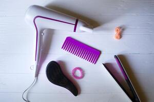 hår vård instrument. skönhet salong. hår vård verktyg topp se. foto