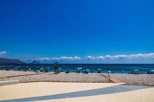 strand i de spanska stad av altea på en värma solig sommar dag foto