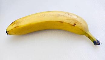 mogen bananer. exotisk tropisk gul frukt. banan symbol av hälsa vård och välbefinnande. foto