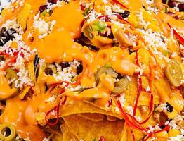 mexikansk nachos med salsa och guacamole foto