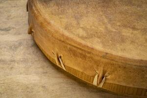 detalj av handgjorda, inföding amerikan stil, schaman ram trumma foto