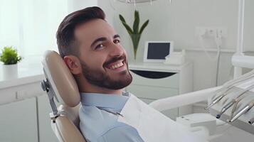 ai genererad man leende i dental stol. generativ ai foto
