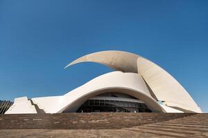 juli 25, 2019. tenerife nationell landmärke, de auditorio de tenerife är de opera hus av teneriffa, santa cruz de teneriffa. Spanien. kanariefågel öar foto