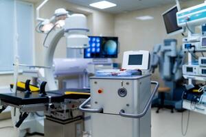 medicinsk enheter, interiör sjukhus design begrepp. interiör av rörelse rum i modern klinik, skärm med tester närbild foto