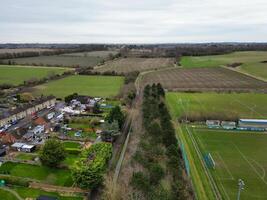 hög vinkel se av arlesey stad av England Storbritannien. de antal fot var fångad under molnig och regnig dag av feb 28:e, 2024 foto