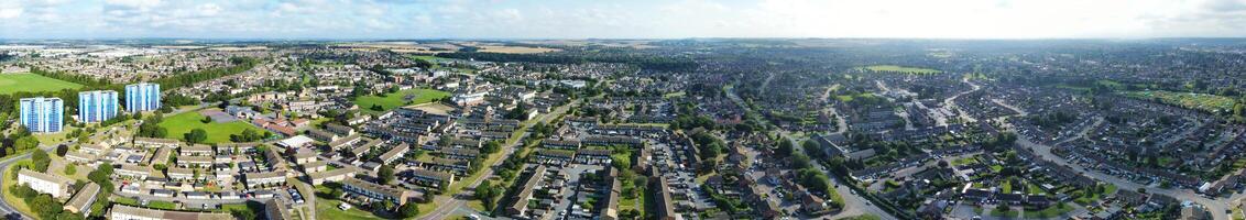 antenn panorama- se av öst luton stad av England Storbritannien. augusti 17:e, 2023 foto