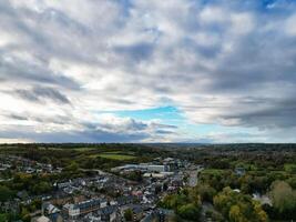 antenn se av bostads- distrikt och verklig egendom hem på hemel hampstead stad av England Storbritannien. november 5:e, 2023 foto