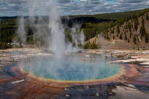 storslagen prismatisk vår i Yellowstone nationalpark foto