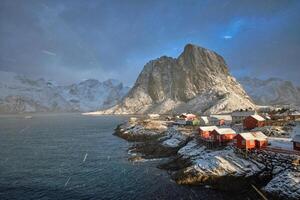 Hamnoy fiske by på lofoten öar, Norge foto