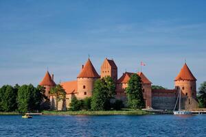 trakai ö slott i sjö galva, litauen foto