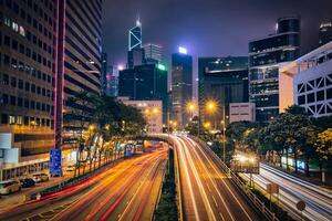 gata trafik i hong kong på natt foto