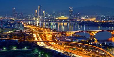 seoul stadsbild i skymning, söder korea. foto