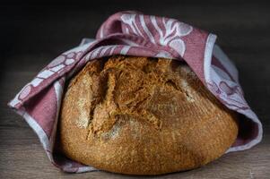 utsökt hemlagad hela spannmål bröd färsk från de ugn 10 foto
