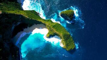 nusa penida, bali, Indonesien, 2024 - lugn på kelingking strand foto