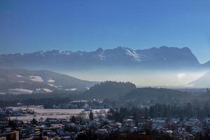 vinter- i de alperna. skön se av de berg intervall i Salzburg i Österrike. foto