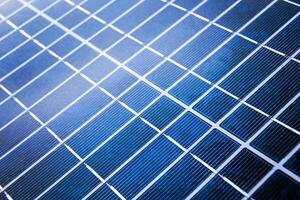 sol- panel samlare celler för förnybar energi stänga upp foto