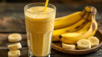 ai genererad friska banan smoothie milkshake i glas med bananer på tabell foto