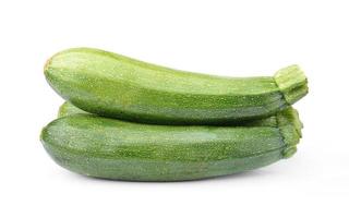 färsk grönsakszucchini isolerad på vit bakgrund foto