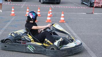 tirana, Albanien, 2023 - gokart lopp foto