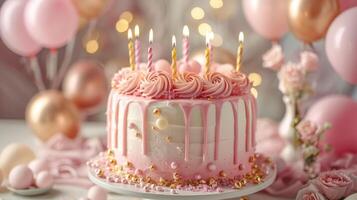 ai genererad en födelsedag kaka i rosa Utsmyckad med gyllene ljus och ballonger foto