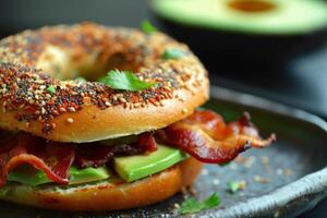 ai genererad välsmakande bagel avokado bacon. generera ai foto