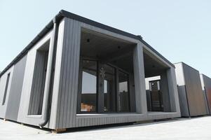 konstruktion av ny och modern modul- hus foto