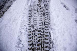 snöig gata i vinter- foto