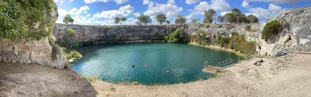 blå vatten Slukhål mt gambier, söder Australien foto