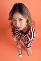 20s asiatisk kvinna foto