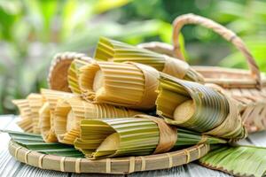ai genererad clorot är javanese traditionell mat, tillverkad från ris och brun socker insvept med kokos löv foto