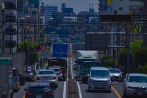 en trafik sylt på de urban gata i tokyo lång skott foto