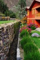 ollantaytambo, peru, 2015 - hotell grunder söder Amerika med trädgård foto