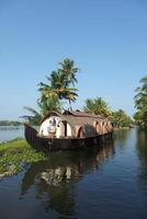 husbåt på kerala bakvatten, Indien foto