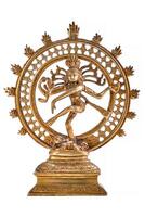 staty av shiva nataraja - herre av dansa isolerat foto