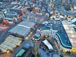 antenn stad Centrum byggnader av birmingham central stad av England förenad rike under solnedgång. Mars 30:e, 2024 foto