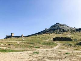 genuesisk fästning i Sudak City. crimea foto