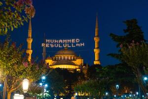 sultanahmet moské eller blå moské på natt. foto