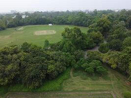 antenn se av grön stad på 2023-09-17 i lahore pakistan foto