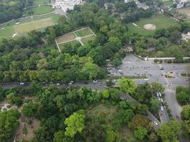 antenn se av jinah trädgård på 2023-07-17 i lahore pakistan. foto