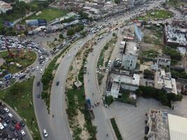 antenn se av hög sätt i stad lahore av pakistan på 2023-07-17. foto