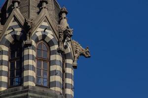 detalj av de historisk, gotik väckelse stil, rafael uribe uribe palats av kultur belägen på de botero fyrkant i medellin deklarerade nationell monument av colombia i 1982. foto