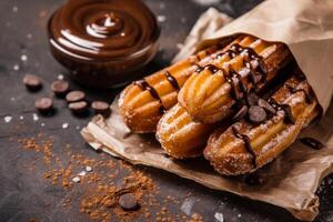 ai genererad churros med choklad doppning sås och socker på en mörk bakgrund foto