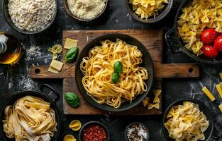 ai genererad fotografia obraz olika typer av pasta i skålar på svart bakgrund foto