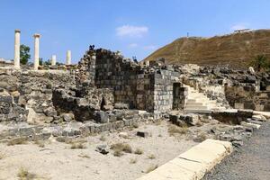 05 06 2022 haifa israel. i de beit hon nationell parkera, efter de jordbävning, de ruiner av ett gammal roman stad var bevarad. foto
