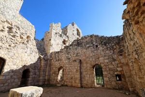 02 12 2024 haifa israel. yehiam är de ruiner av en korsfarare och ottomanska eran fästning i Västra galileen, israel. foto