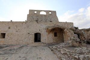 02 12 2024 haifa israel. yehiam är de ruiner av en korsfarare och ottomanska eran fästning i Västra galileen, israel. foto